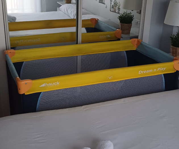 Airport Madrid Plenilunio Suites Green by beBalmy