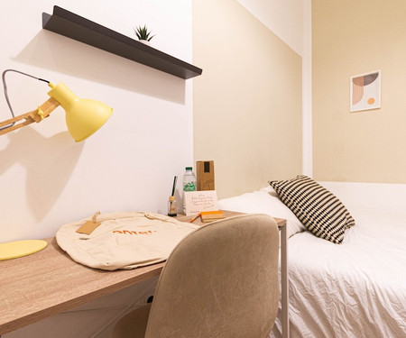 R0405- Room in Co-living Raval