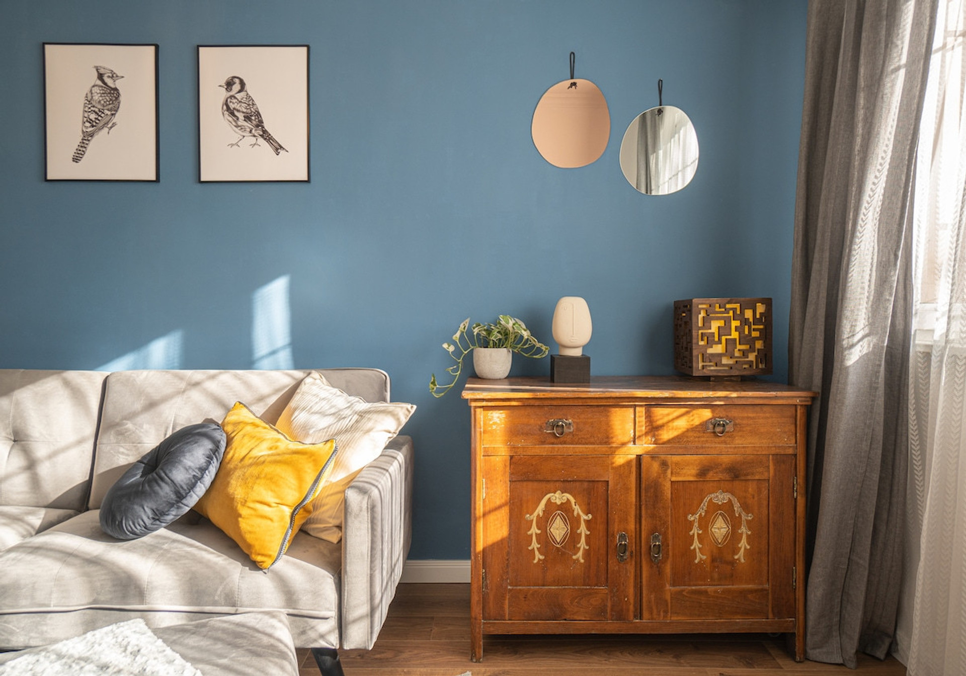 Charming Details (The old cabinet) - Thoughtfully decorated with attention to comfort and style