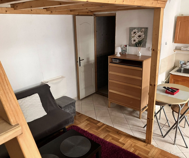 Studio Flat Under the Castle Hill