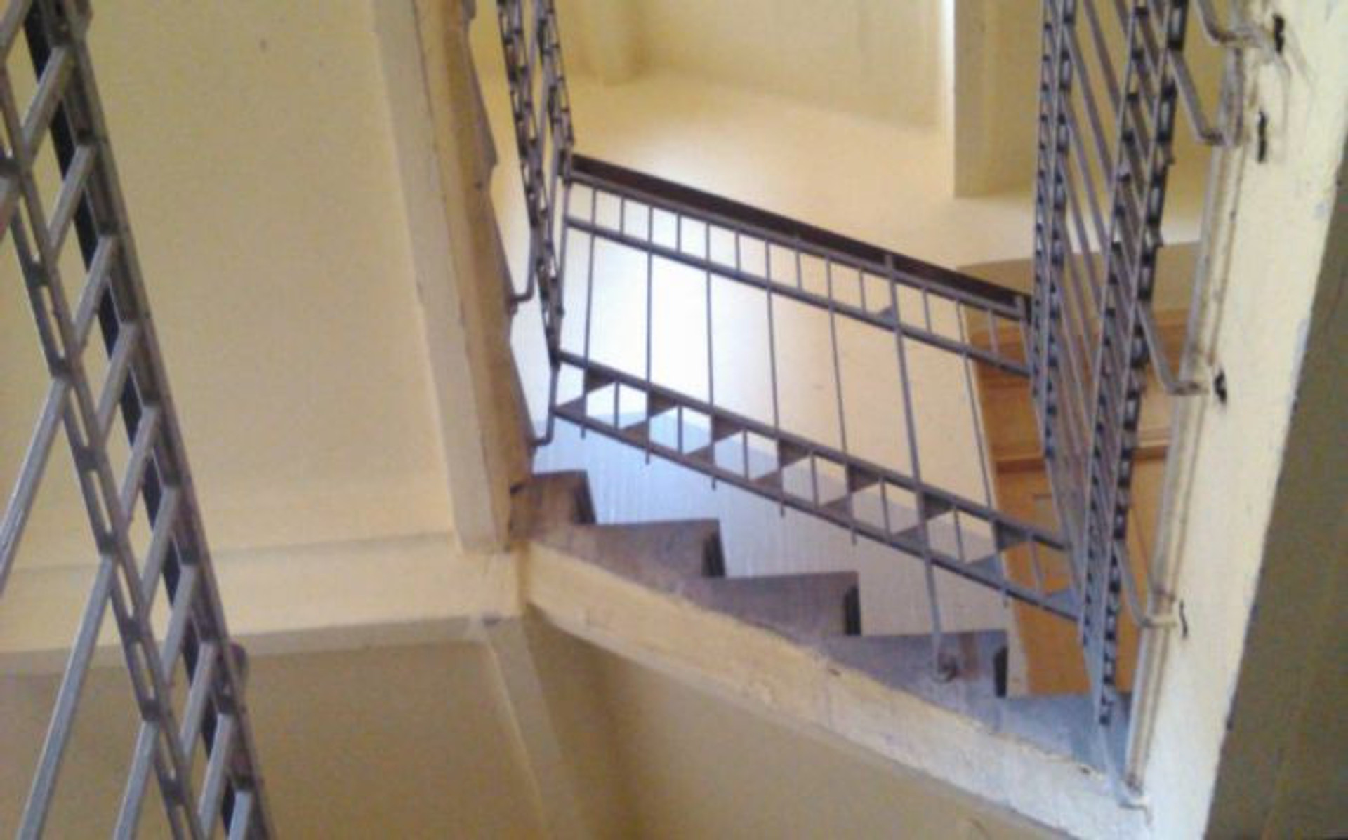 3rd floor without elevator, comfortable staircase