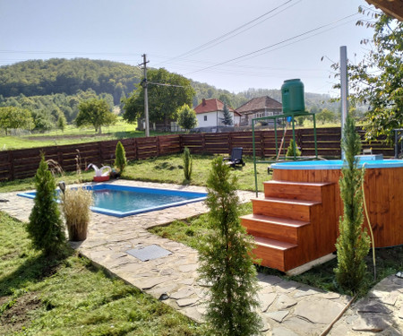 Transylvanian Cottage with Private Swimming Pool