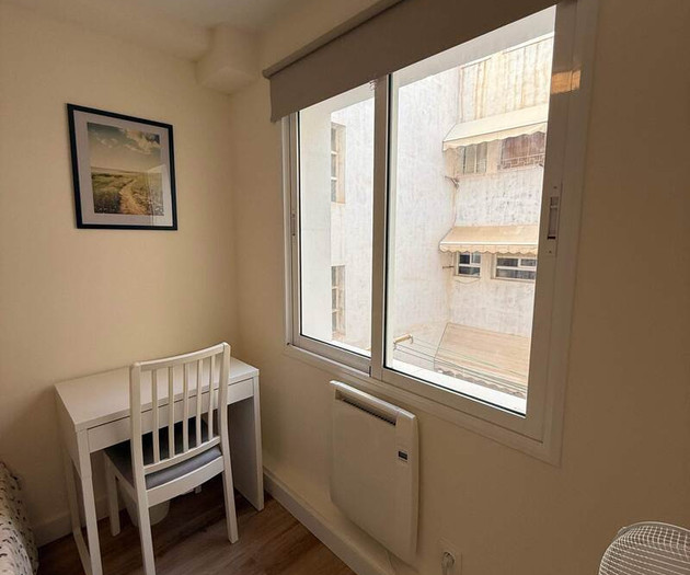 Double bedroom with private bathroom