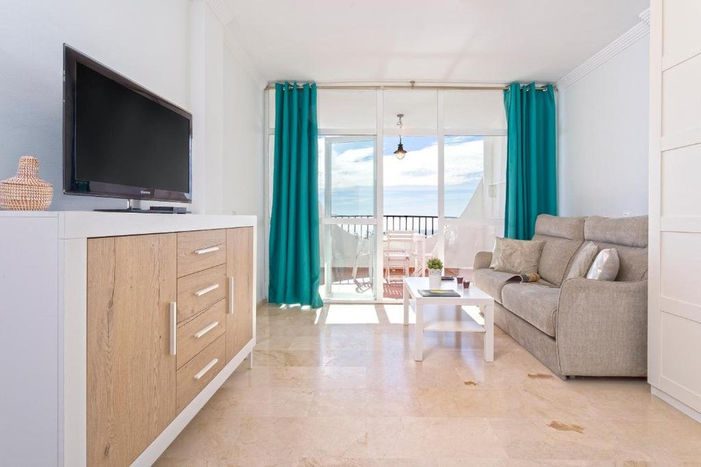 Diamond Studio: Sea Views, Pool, Garage preview