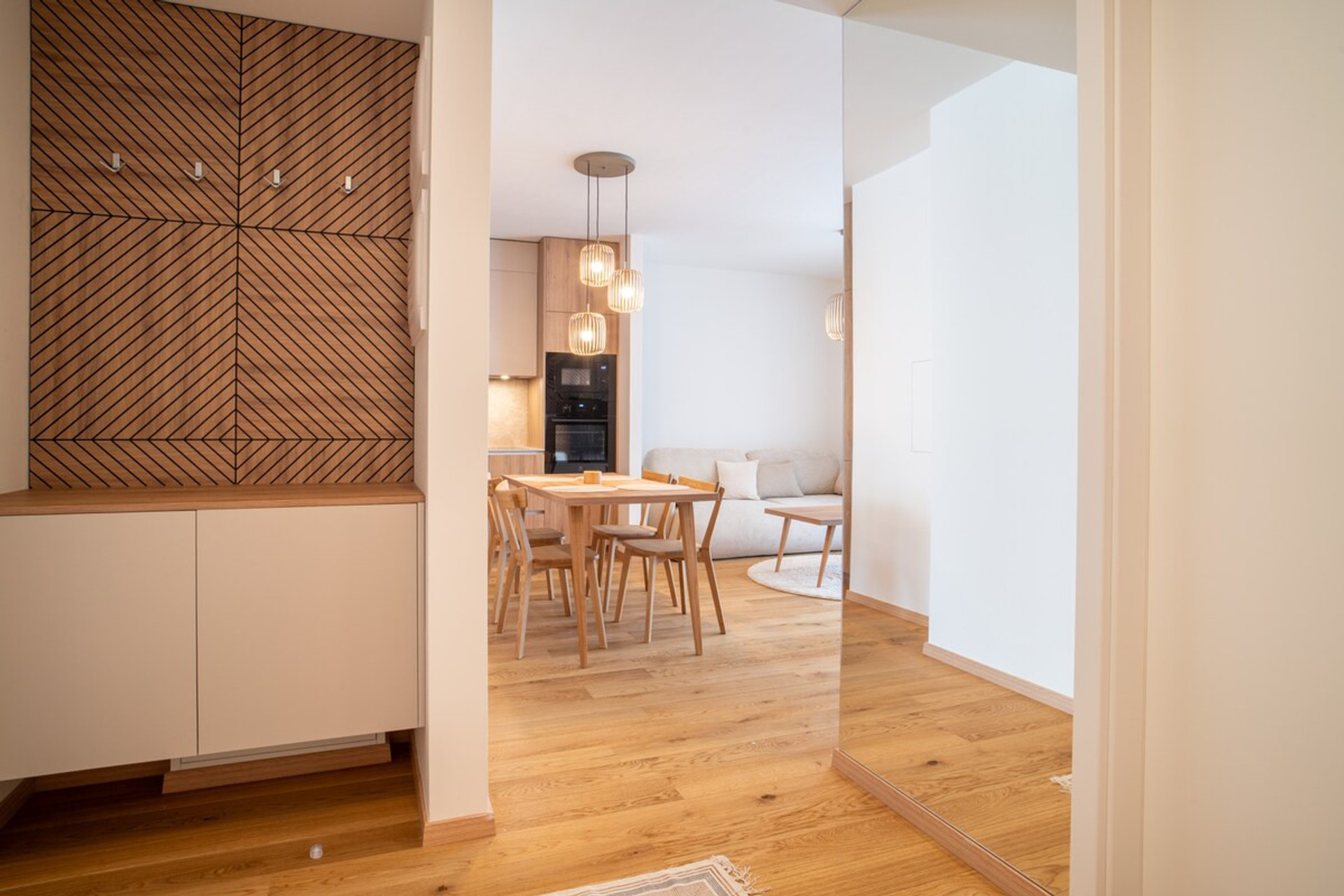 Dining area image 4