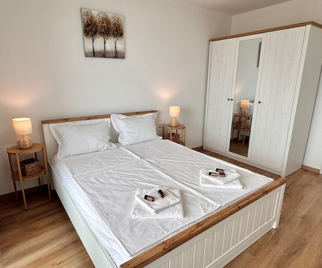 Breeze Home with Panoramic Sea View and Parking