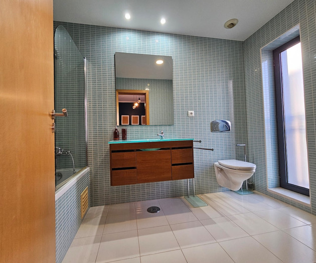 Full bathroom