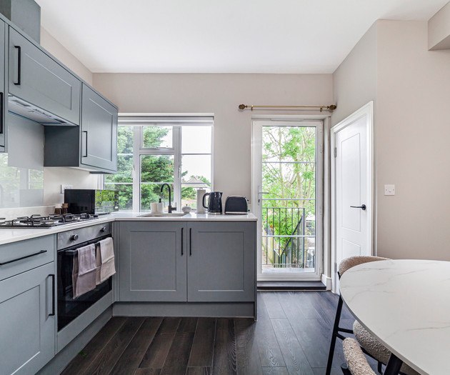 Trendy 2BR 1Bath Flat, 15 Min to Wembley, Sleeps 6