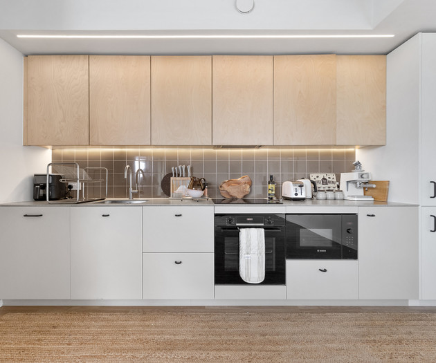 Penthouse Apartment with City Views, Parking + 2BR
