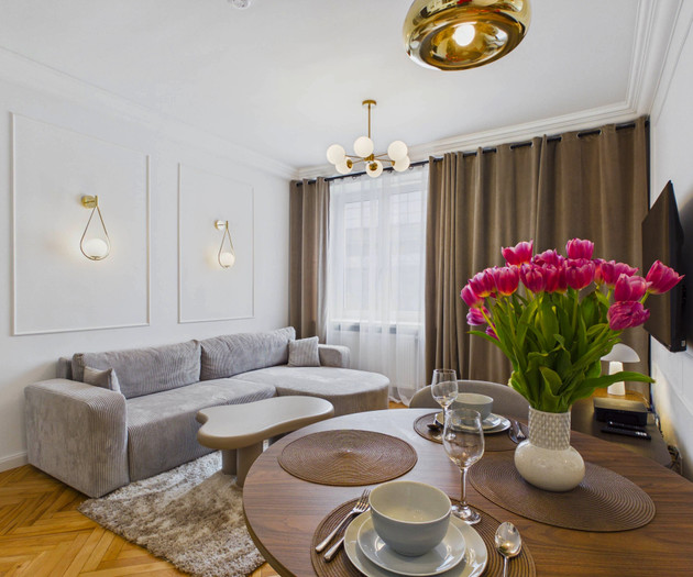 Paris in Warsaw Apartment near Hala Mirowska