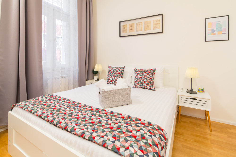 Quaint Urban Ferdinand Palace Apartment preview