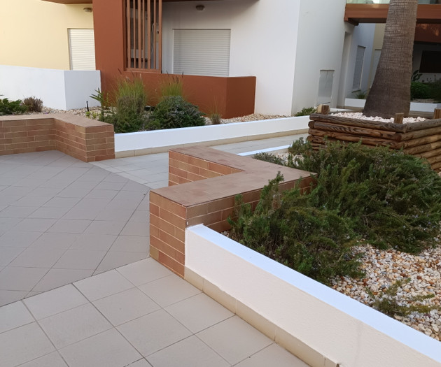 Landscaped garden between buildings