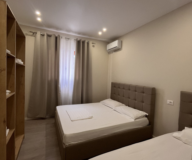 ECONOMY APARTMENT FOR 6-– 4 Min from the Beach!