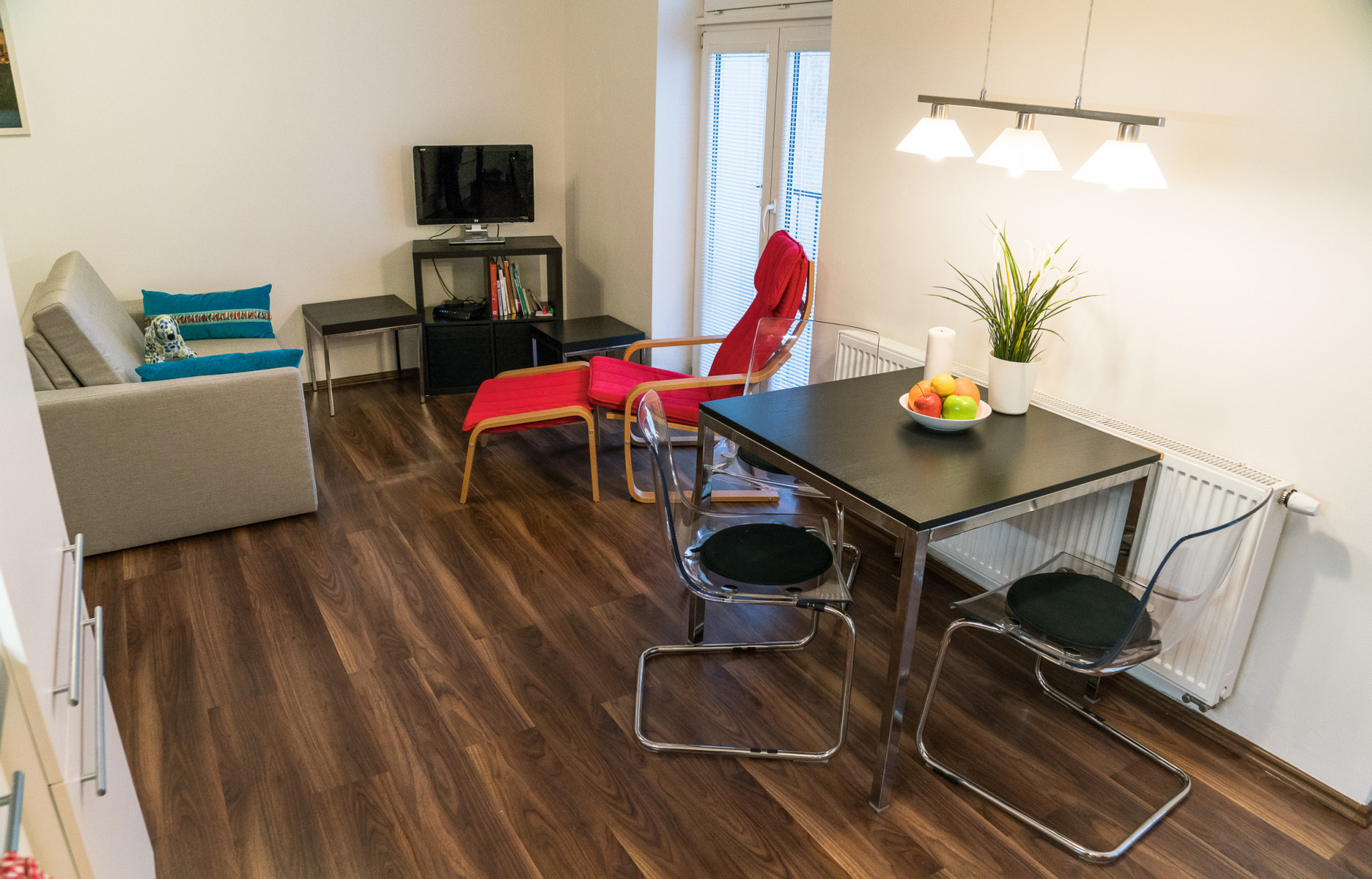 table and seating area