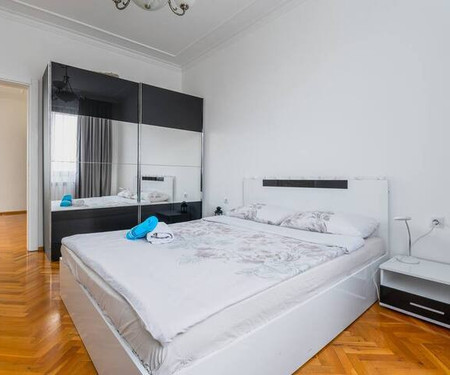 Premium Vitosha Str 2BD White & Blue Apt