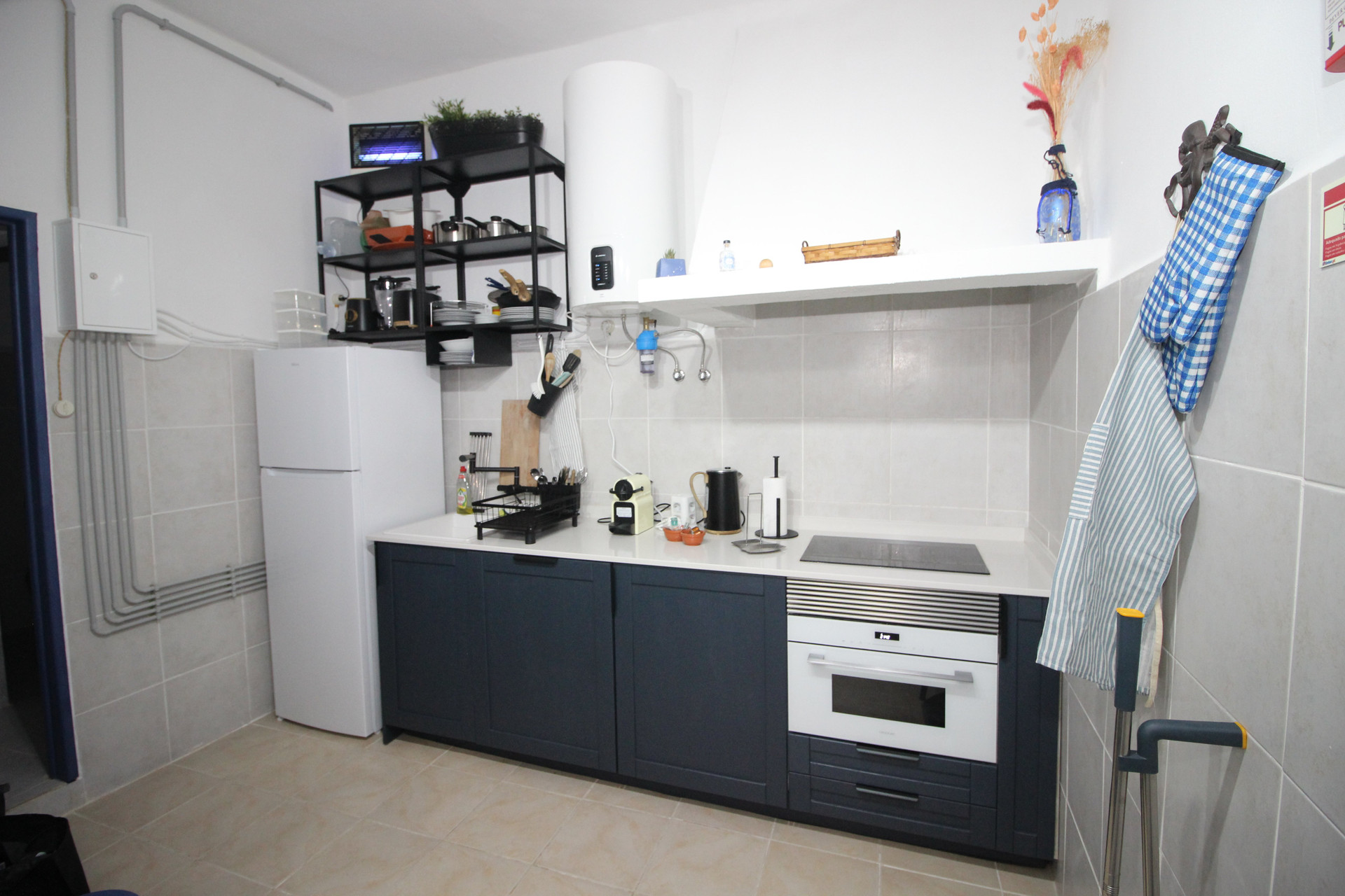 Fully equipped kitchen area
