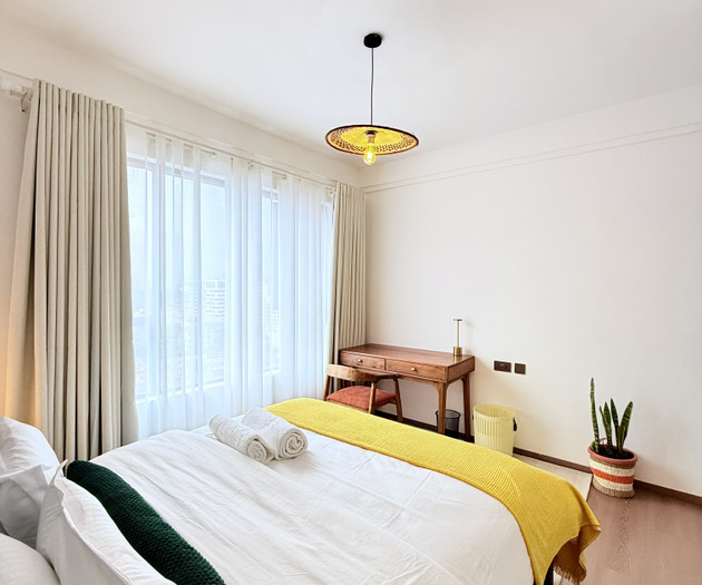 Airy 17th Floor 2BR: City Views, Balcony & Pool