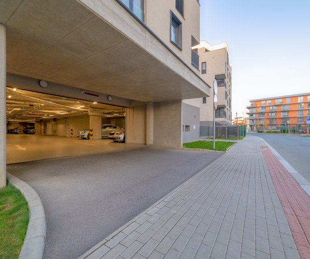 Vista Serenity Apartment with Parking Garage