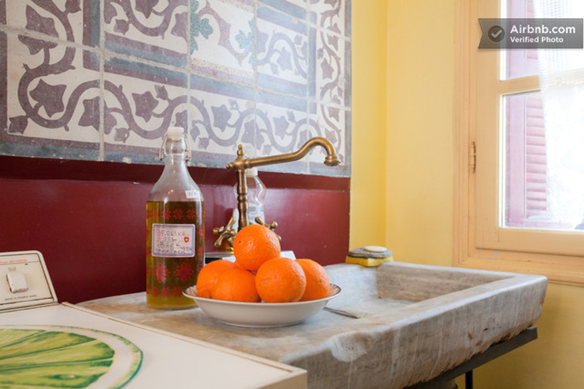 Marble sink in the Kitchen!