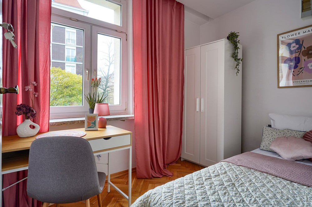Wildflower Corner Room preview