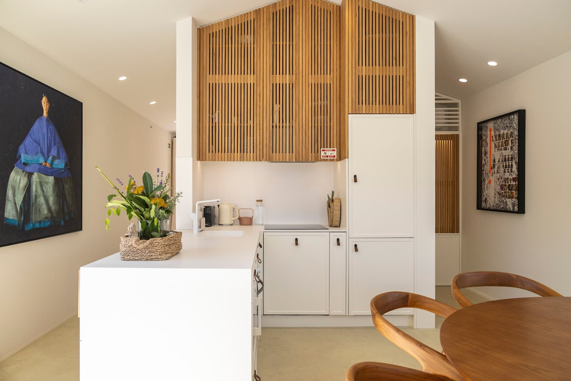 Full kitchen