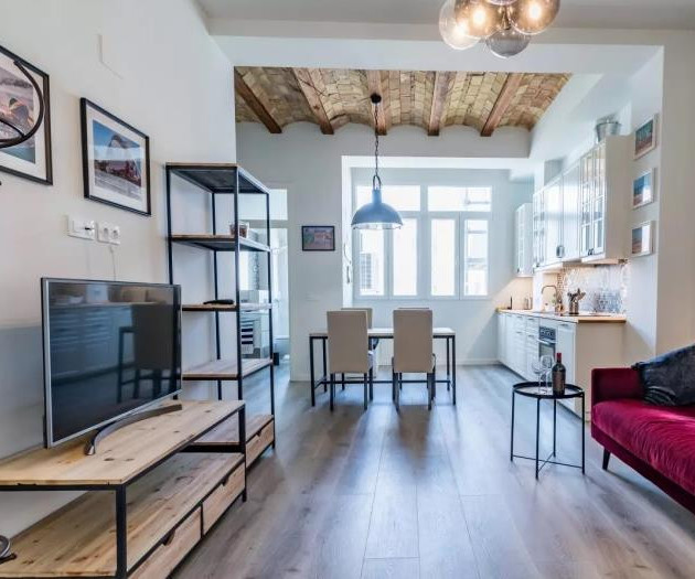 STUNNING 2-BEDROOM APARTMENT IN RUSSAFA · SEASONAL