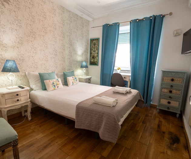 Guesthouse 5 suites 10 Guests 5 wc Avenue liberty