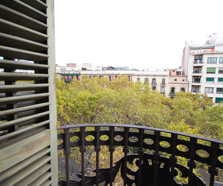 R0302- Room in flat to share in Eixample