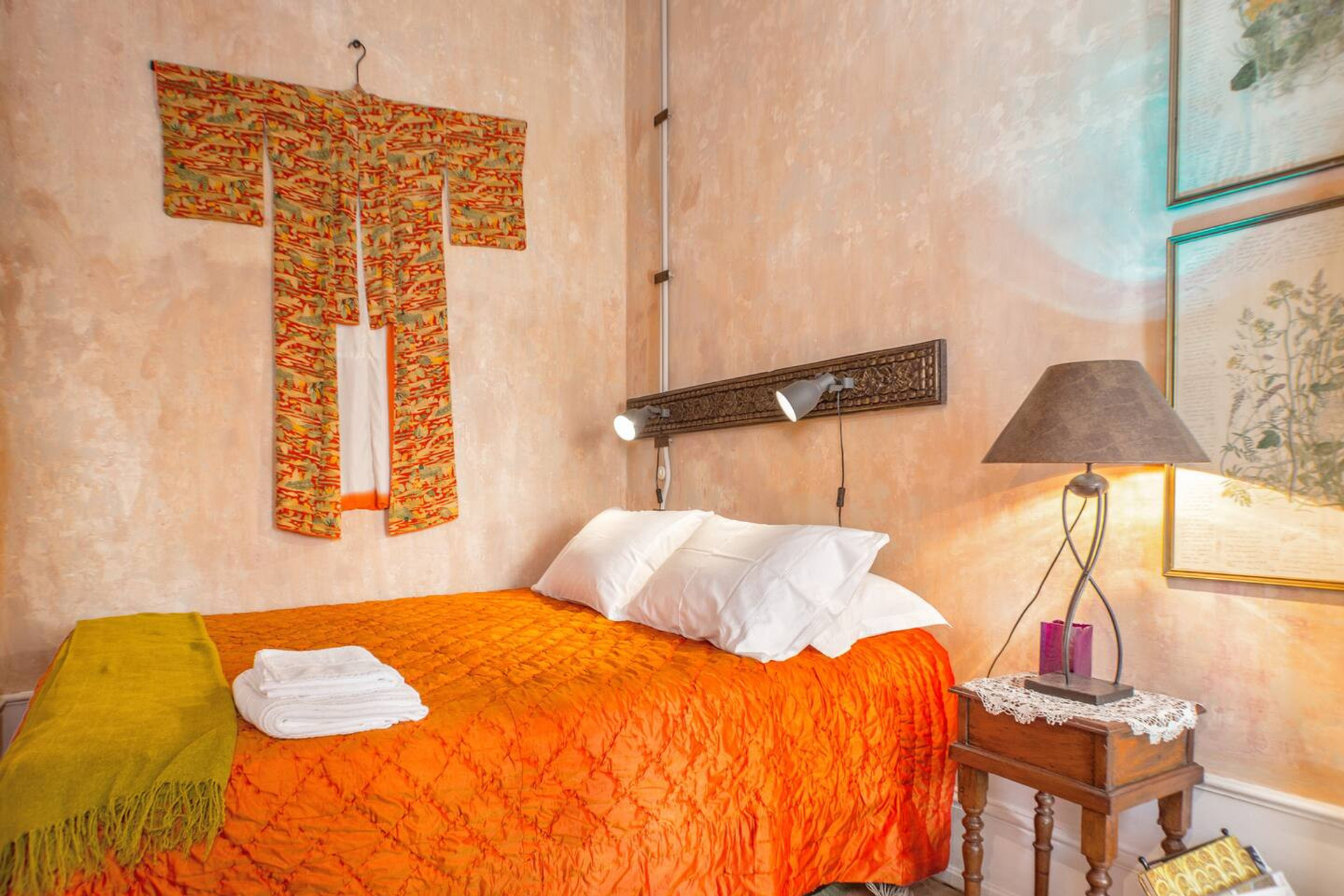 Double bed bedroom