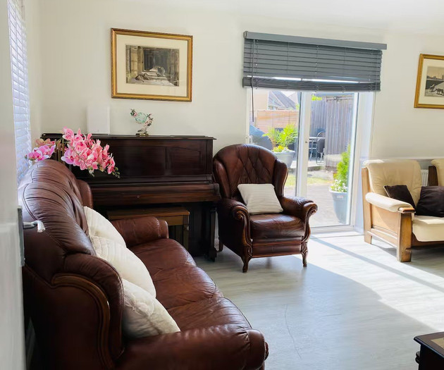 Spacious 5 Bedroom Family Home with Parking