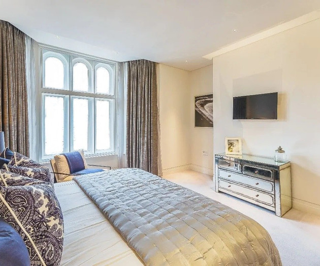 Penthouse with Premium Furnishing in Hamburg