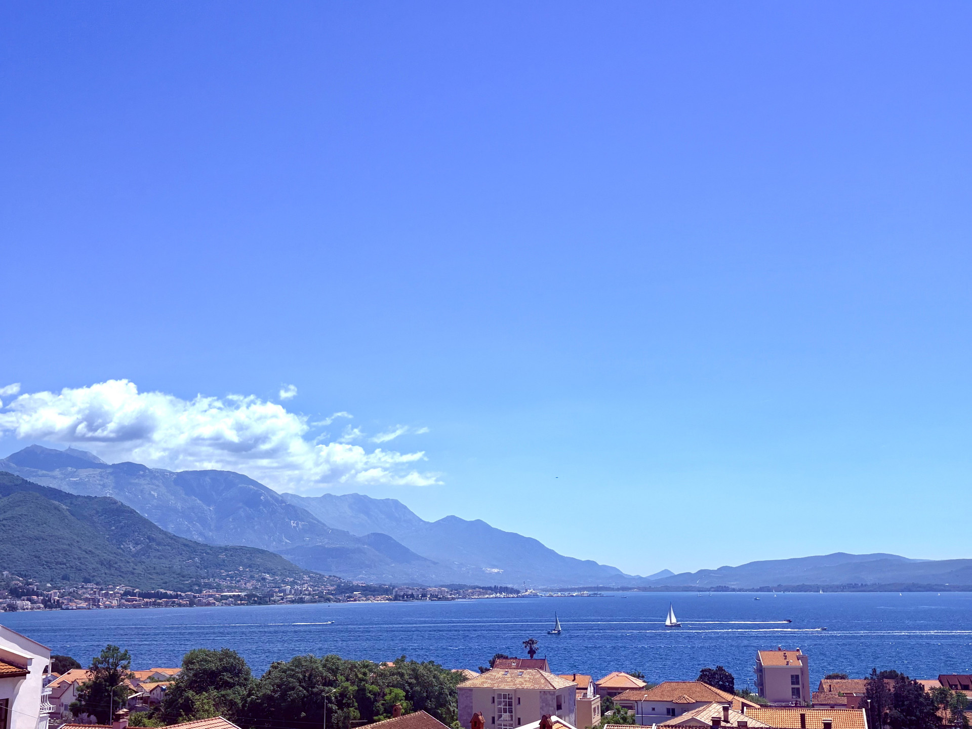 Full sea and mountain view