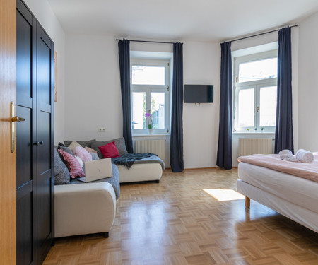 Elegant Apartment near Vienna Central Station