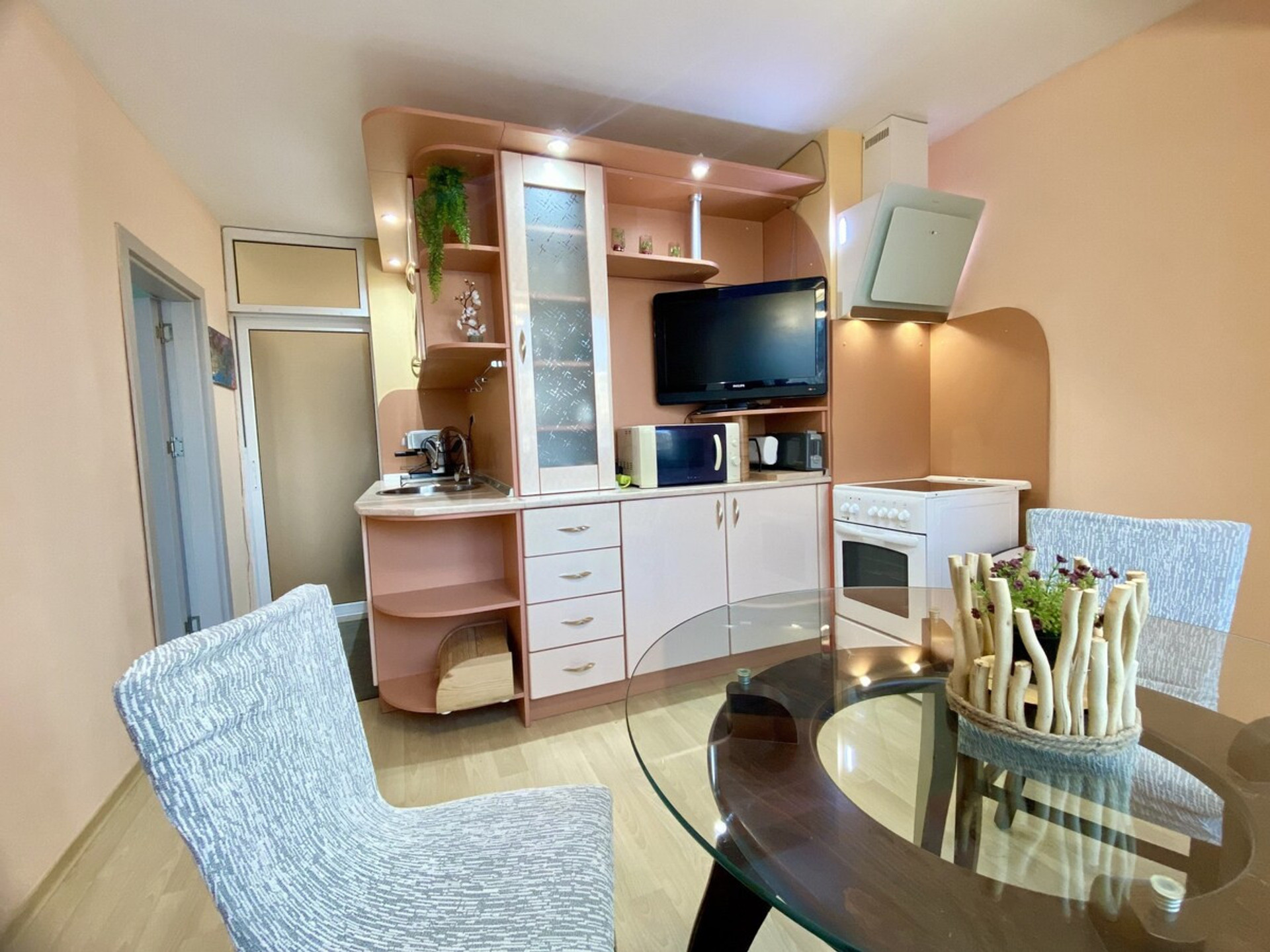 Dining area image 2