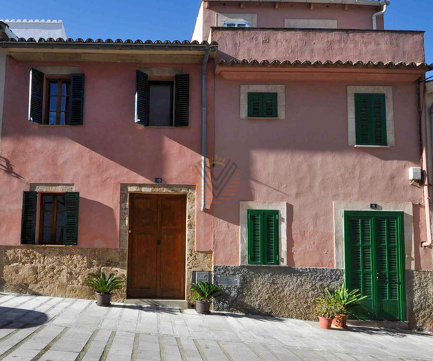 Es Convent, Charming restored town house in the wa