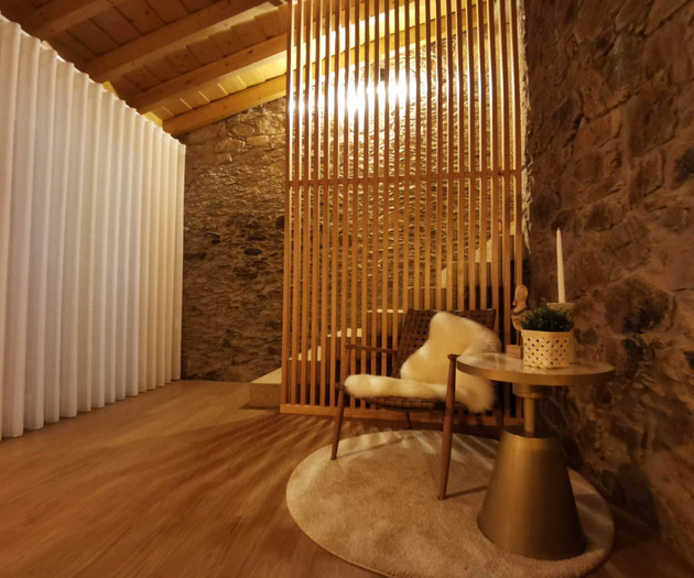 Luxury 5‑Bedroom Villa with Pool and Garden