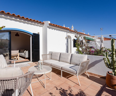 Vila Ramalhete W/ 3 BDR & Balcony by LovelyStay