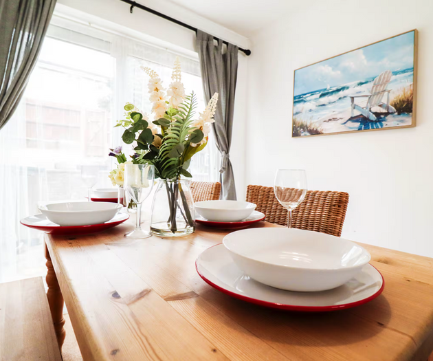 Polperro House - 2BR with Free Parking, Garden