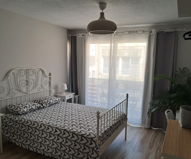 Sant Ferran Room - Very spacious, private balcony
