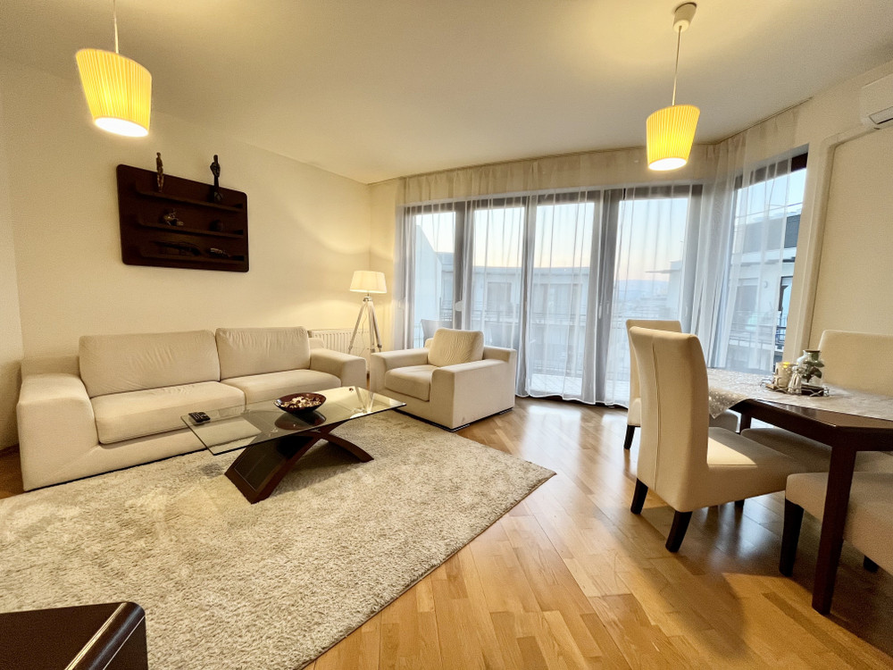 Panoramic penthouse w/ free garage in city center preview