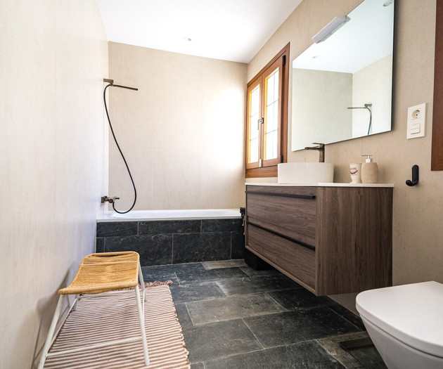 Beautiful house in Oviedo by beBalmy