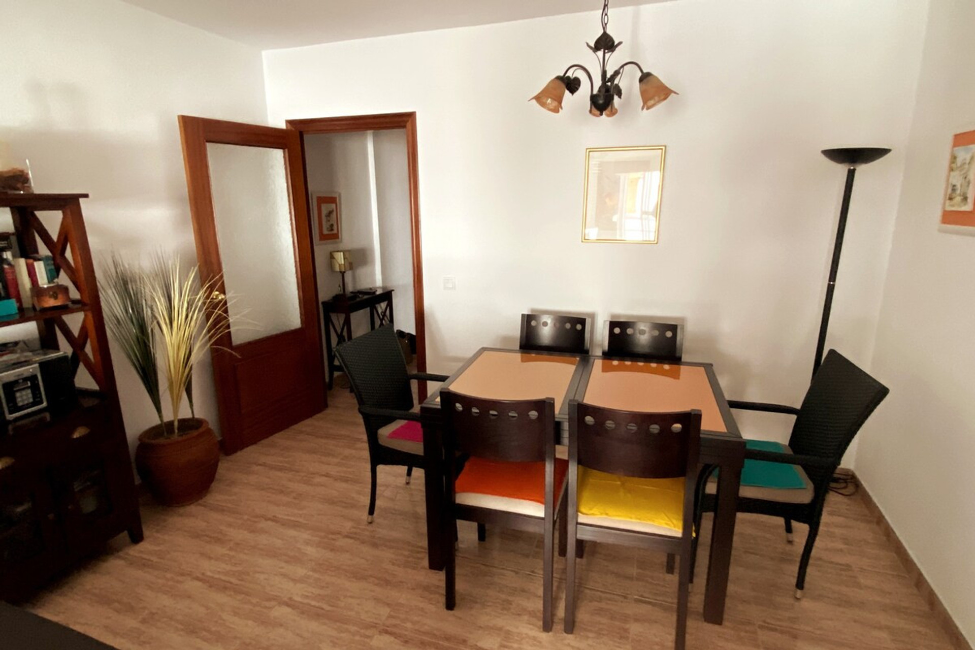 Dining Area with 6 Chairs.