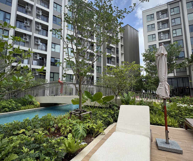 Modern Brand New 2 Bedrooms Condo at quiet corner