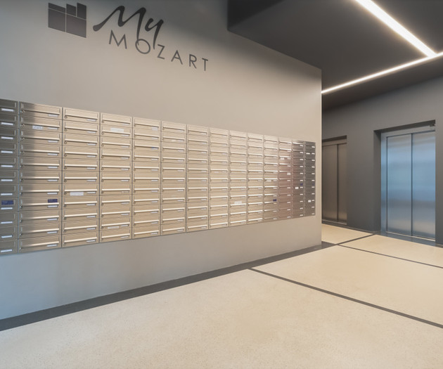 Lobby with mailboxes and elevator