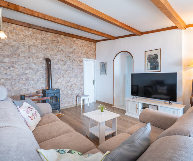villa,home or just quiet privacy. its on you!