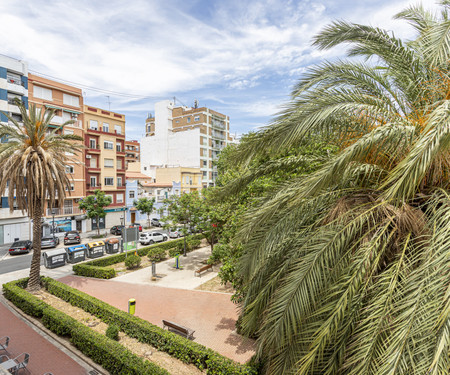 MODERN AND SPACIOUS BEACH AREA