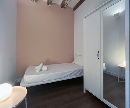 FABULOUS 3 BEDROOM APARTMENT IN GRACIA