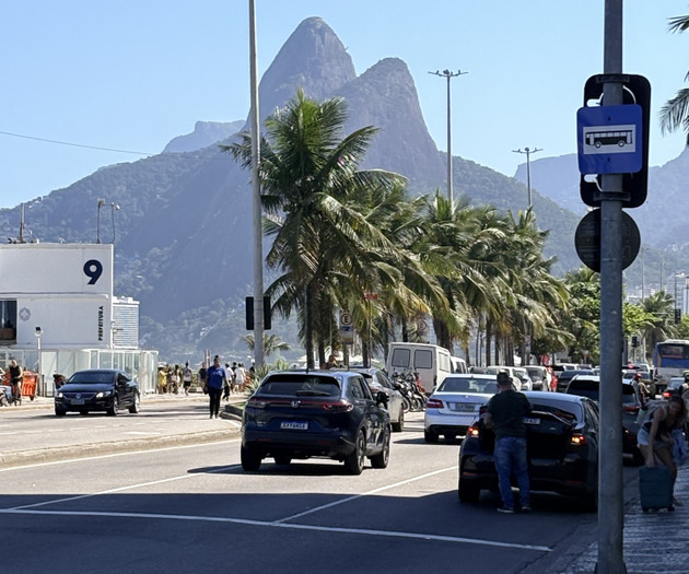 Charming & Modern Ipanema Flat - Steps from Beach