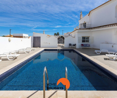 #133 Spacious w/ Pool, 600 mts Beach