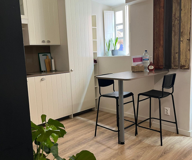 Charming studio inside Lisbon’s castle walls